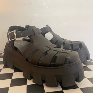 Circus NY Alyson Platform Fisherman Sandal Size 11